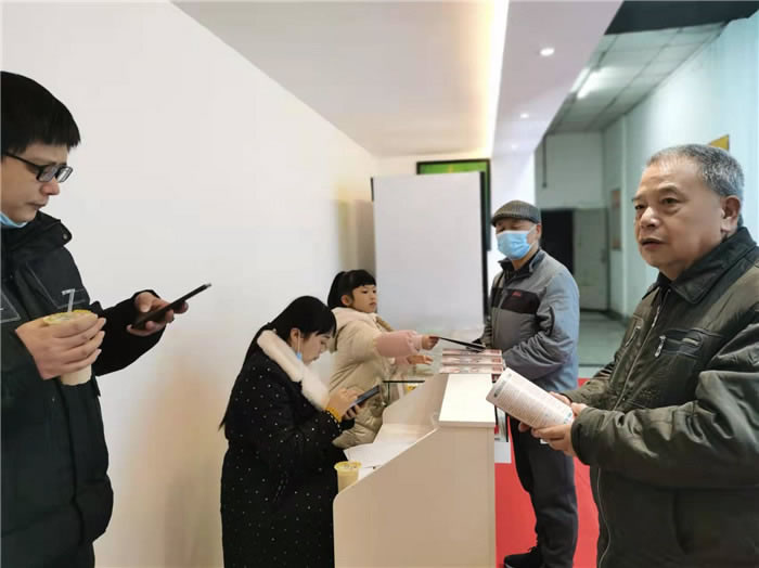 四川中青旅綿陽分社、綿陽市中旅假日旅行社、綿陽自來文化傳播有限公司24H自助售貨服務(wù)盛大開業(yè)